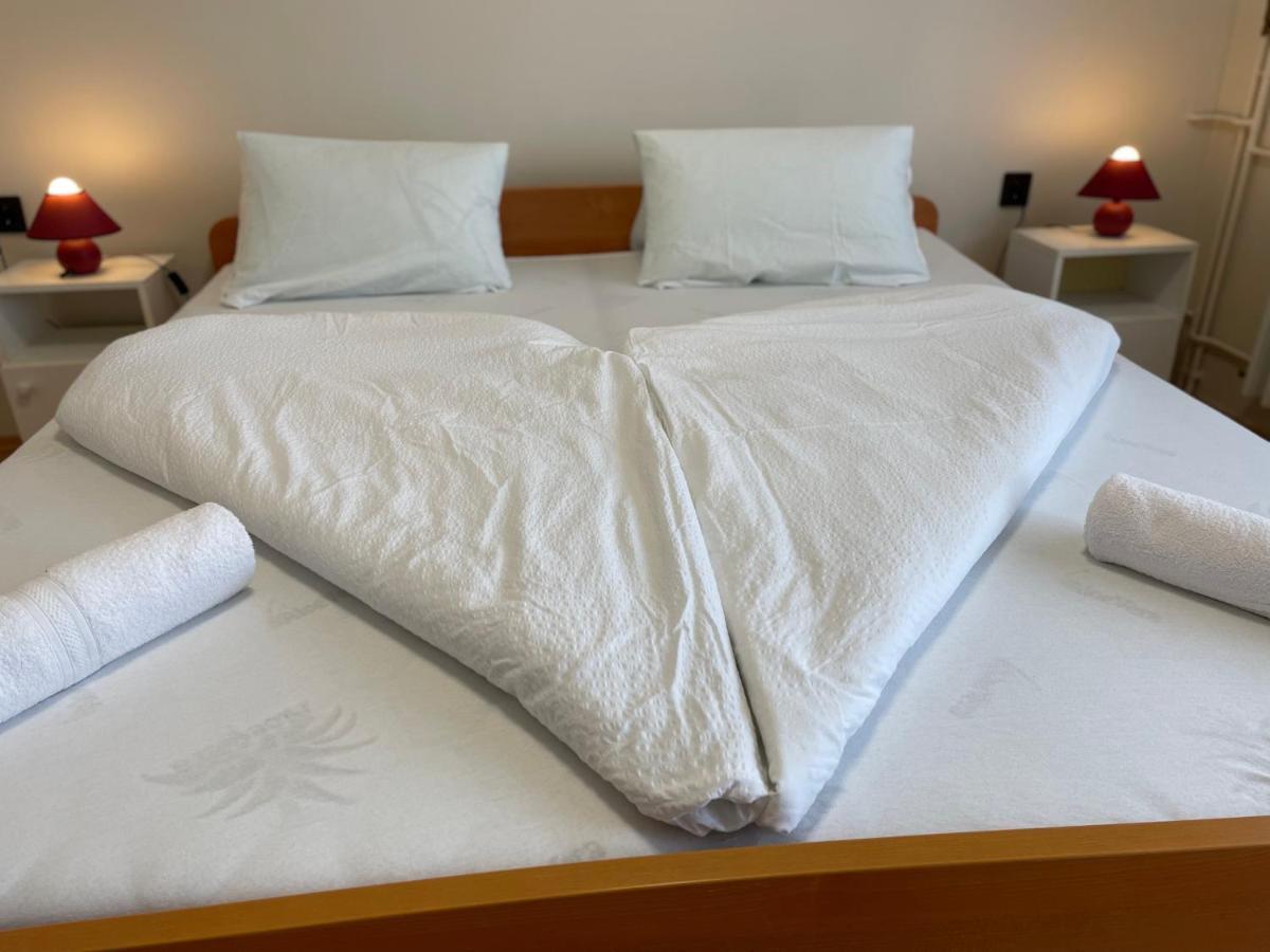 Pingvin Cukraszda Apartman Felso Szint Balatonmáriafürdő Eksteriør bilde